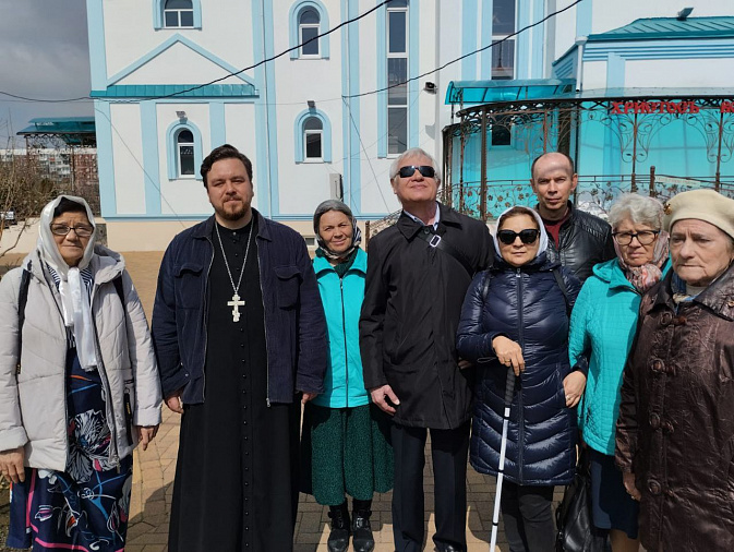 Представители Краснодарского регионального отделения общества социальной поддержки слепоглухих пришли на экскурсию в храм Покрова Пресвятой Богородицы