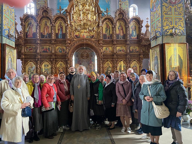 Паломники из г. Кропоткин посетили Покровский храм
