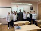 Диакон Евгений Дасов рассказал школьникам о празднике Сретения Господня